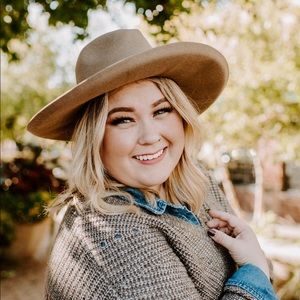 Meet your Posher, Ashley